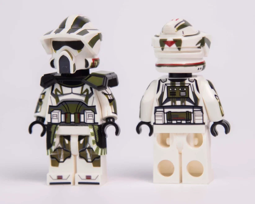 Commander Trauma 2020 style custom clone commander minifigure with olive camo armour - view 2