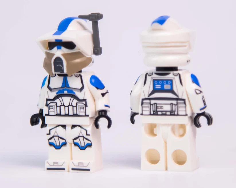 501st ARF trooper 2020 style custom clone minifigure with Phase 1 and Phase 2 helmets - view 2
