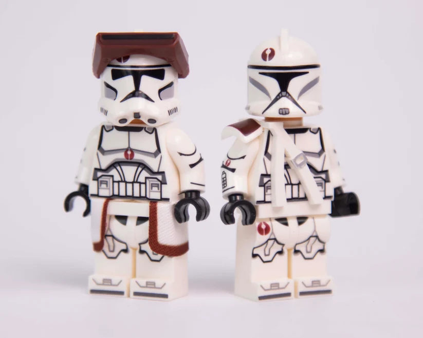 91st Recon Corps clone trooper 2020 style custom minifigure with Phase 1 and Phase 2 helmets - view 3