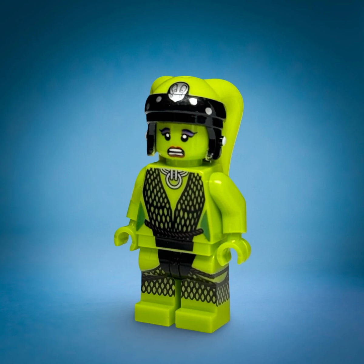 Oola custom minifigure - green Twi'lek dancer, view 3
